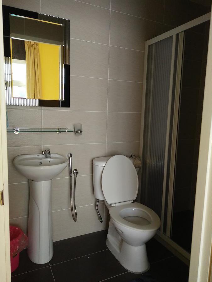Xenia Homestay كوشنج المظهر الخارجي الصورة