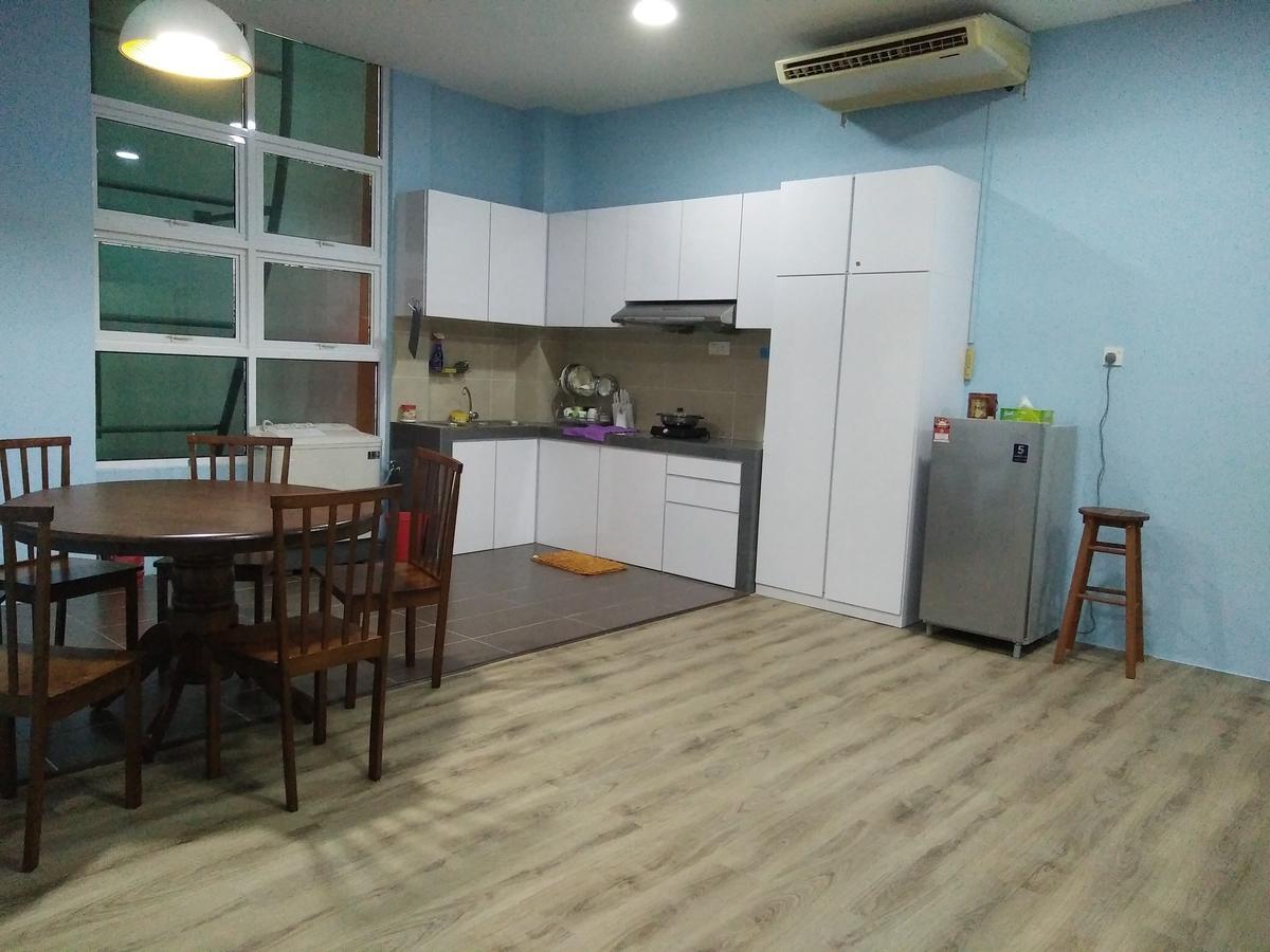 Xenia Homestay كوشنج المظهر الخارجي الصورة